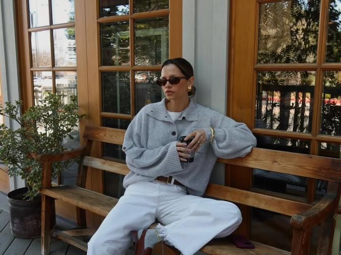 Η πλεκτή μπλούζα από τα Zara που θα φέρει νοσταλγική διάθεση σε κάθε outfit – Στιλάτη και άνετη, θα ταιριάξει με τα πάντα