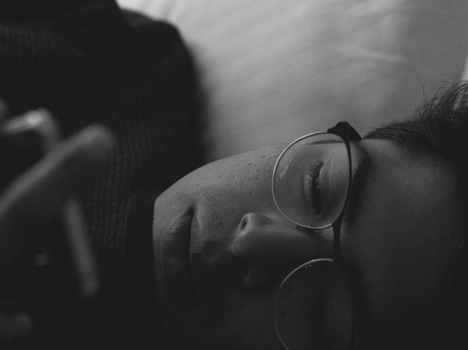 «Το νιώθω σαν φίλο»: 1 στους 4 έφηβους στρέφεται στο ChatGPT για την ψυχική του υγεία