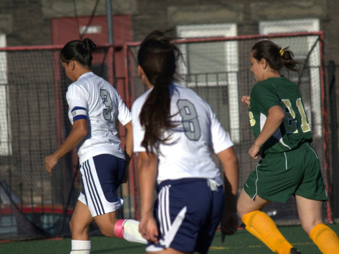 Η Αγγλία "γκρεμίζει" τα στερεότυπα - 2,6 εκατ. κορίτσια έχουν πλέον πρόσβαση στο ποδόσφαιρο στα σχολεία