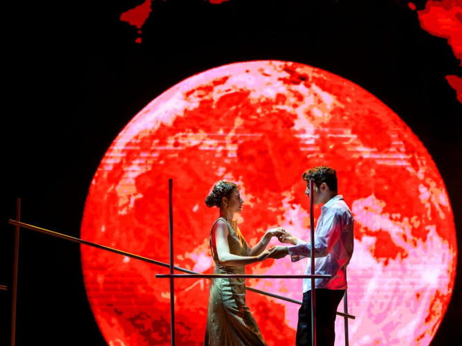 Παράταση παραστάσεων για την «Αλεξάνδρεια» του Φωκά Ευαγγελινού στο θέατρο Παλλάς