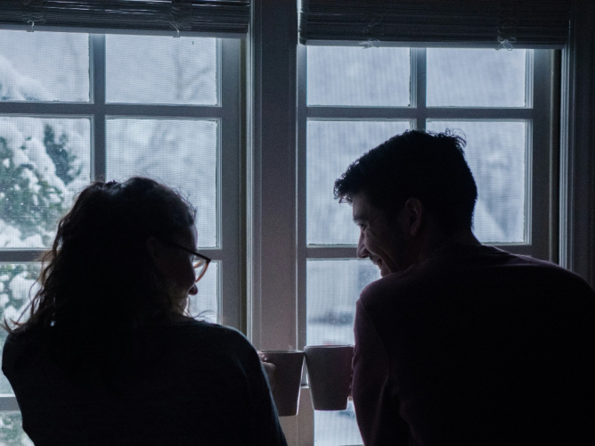 «Είδα ένα πουλί»: Η θεωρία που δείχνει αν ο σύντροφός σου σε θέλει