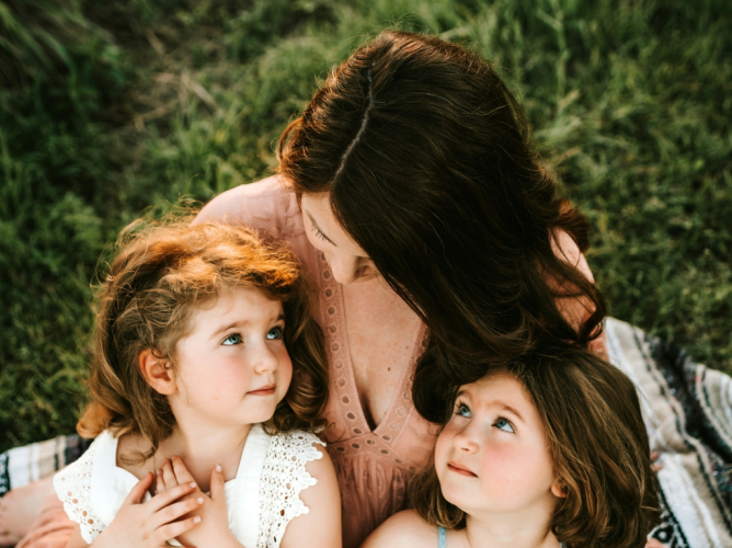 5 πράγματα που οι έμπειρες μαμάδες θα έκαναν διαφορετικά, αν γυρνούσαν τον χρόνο πίσω