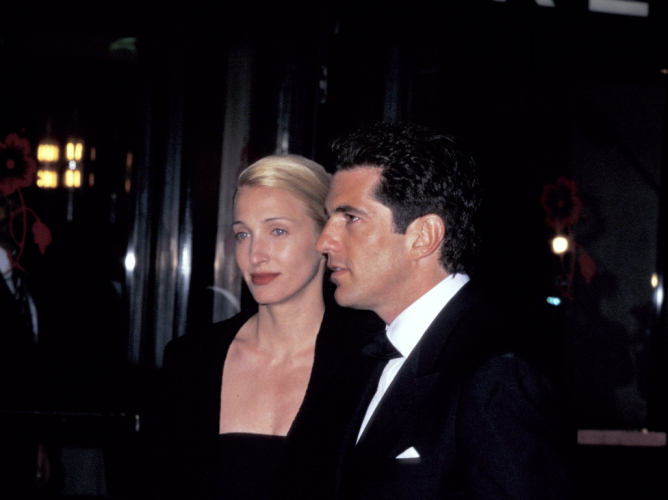 Καρολίν Μπεσέτ: Η τραγική φιγούρα της Αμερικής που καθόρισε τη μόδα στα 90s