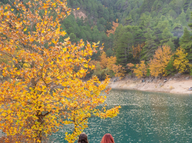 4 λίμνες της Ελλάδας για αποδράσεις την άνοιξη