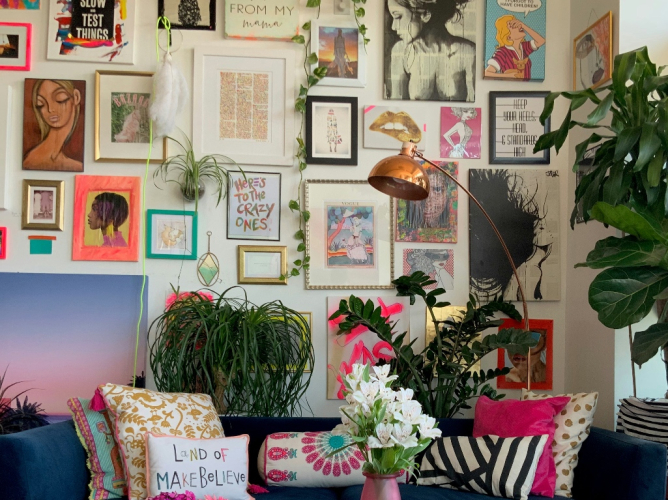 Πώς να στήσεις ένα gallery wall σαν interior designer
