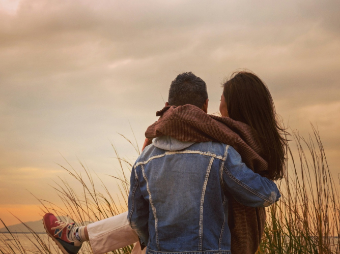 Love bombing: όταν το «τέλειο» είναι red flag