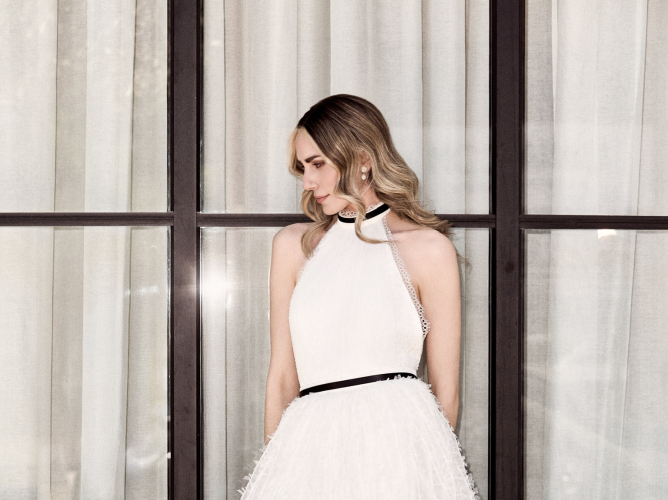 Η εποχή της "Cool Bride" είναι εδώ: H Bridal Designer, Χριστιάννα Ντούμα, επαναπροσδιορίζει τη νυφική μόδα μέσα από μια ανατρεπτική, βιώσιμη editorial καμπάνια