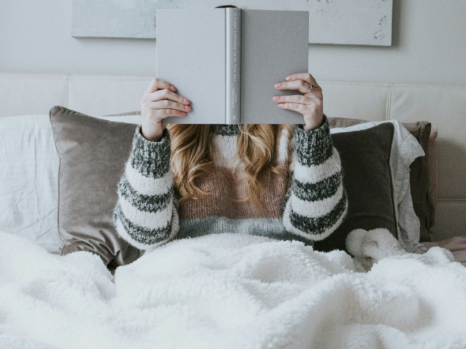 5 cozy κουβέρτες από τα Zara Home που είναι τώρα σε έκπτωση