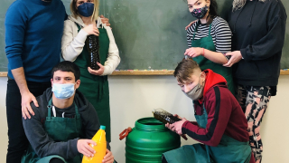 ΠρασινίΖουμε: Η «Πράσινη» Εικονική Επιχείρηση ενός Ειδικού Σχολείου