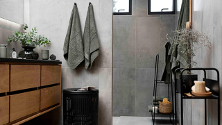 Η ραφιέρα από τα ΙΚΕΑ που κοστίζει μόλις 15 ευρώ και θα οργανώσει και το πιο μικρό μπάνιο