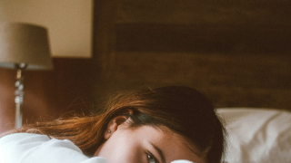 Το μυαλό σου σου λέει ψέματα κάθε βράδυ - Γιατί το 92% των φόβων σου δεν είναι αληθινοί