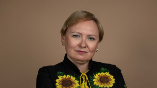 Galina Kotsiur: "Υπάρχουν πολλές ανισότητες για τις γυναίκες στην Ουκρανία. Νομίζω ότι δεν θα περάσει τόσο γρήγορα, χρειάζονται ακόμα 50 χρόνια για να αλλάξει αυτό"