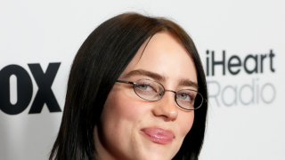 Συνέχεια στο beef Έλον Μασκ - Μπίλι Άιλις: «Δεν είναι και το πιο κοφτερό εργαλείο»