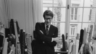 Yves Saint Laurent: Ο επαναστάτης της μόδας που άλλαξε για πάντα το γυναικείο στιλ