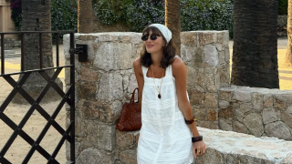 Το λευκό φόρεμα από τα Zara που θα δώσει boho vibes στα καλοκαιρινά σου looks