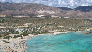 Οι δύο ελληνικές παραλίες που προτείνει το Tripadvisor για φέτος το καλοκαίρι