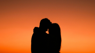 Βanksying: Η τοξική τάση στο dating που πρέπει να γνωρίζεις (και σίγουρα να αποφύγεις)
