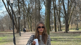 Πώς θα απαλλαγείς από τα τσαλακωμένα ρούχα ακόμη και χωρίς σίδερο, σύμφωνα με τους ειδικούς 