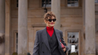 Wideleg παντελόνι άνω των 50: Πώς να το φορέσεις για να αναβαθμίσεις το στιλ σου 