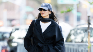 Το παλτό στο οποίο ορκίζονται Σαμπρίνα Κάρπεντερ και Κένταλ Τζένερ ταιριάζει σε κάθε γυναίκα - Βρήκαμε 5 για να διαλέξεις