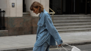 Denim jacket: Πώς θα φορέσεις το passe – partout της μεταβατικής εποχής για τα φθινοπωρινά σου outfits