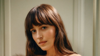 Η Ντακότα Τζόνσον είναι η νέα Global Brand Ambassador του οίκου Valentino