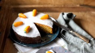 Το εύκολο vegan κέικ καρότου που θα αγαπήσεις από την πρώτη μπουκιά