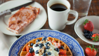 Θέλεις βάφλες χωρίς τύψεις; Δοκίμασε αυτή τη συνταγή χωρίς βούτυρο