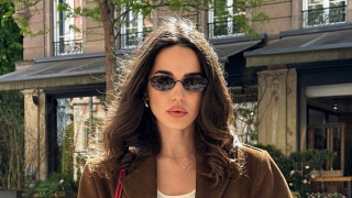 φριζάρισμα σγουρά μαλλιά