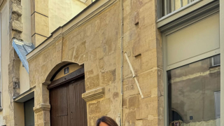 Το elegant item στο οποίο ορκίζονται οι κομψές Γαλλίδες και μπορείς να φορέσεις με αμέτρητους τρόπους