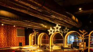 Nice n Easy στον Πύργο του Πειραιά: Ανακαλύψαμε το στέκι που θα κάνει το level up στα φετινά Χριστούγεννα και την Πρωτοχρονιά