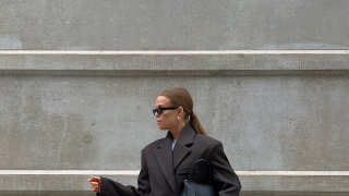 Οι συνήθειες που έχουν οι πιο κομψές γυναίκες και δημιουργούν iconic outfits ακόμη και στο κρύο