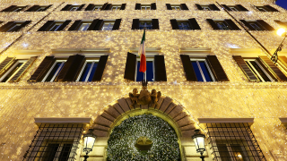 Ο οίκος Valentino «αποσύρεται» από την Εβδομάδας Μόδας του Παρισιού – Η επιστροφή στις ρίζες του για το show Φθινόπωρο/ Χειμώνας 2026 - 27