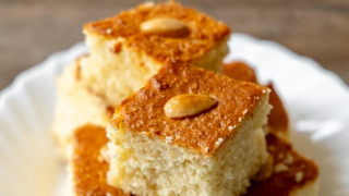 Μπασμπούσα: Ένα κλασικό αραβικό γλυκό που αξίζει να δοκιμάσετε