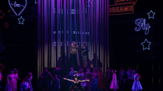 Το “Grease” έρχεται στο Christmas Theater και το φινάλε γίνεται… κανονικό πάρτι