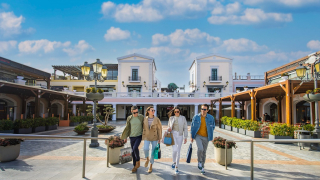 Hello Sale στο Designer Outlet Athens!