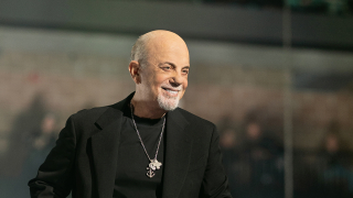 Μπίλι Τζόελ: Επέστρεψε στη σκηνή μετά τη διάγνωση NPH και συγκίνησε το κοινό στη Φλόριντα