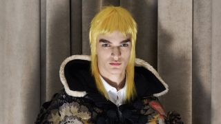 H ανδρική συλλογή του οίκου Dior είναι ένας ύμνος στη σύγχρονη αριστοκρατία, όπως ο Jonathan Anderson την ορίζει