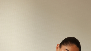 Το denim jacket από τα Stradivarius μοιάζει να ήρθε από το 2016 - Έχει γίνει viral, είναι cool και θα το λατρέψεις