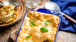 Νηστίσιμη μανιταρόπιτα με κρεμμύδια και φακές