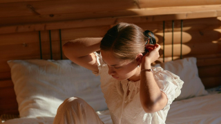 7 πράγματα που μπορείτε να κάνετε πριν τον ύπνο για να ξυπνάτε πιο ευτυχισμένοι το πρωί