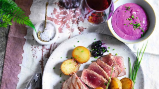 Γευστική έκπληξη: Τόνος με πατάτες και μαγιονέζα μύρτιλου