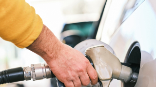 Fuel pass: Ανοίγει τη Μ. Δευτέρα η πλατφόρμα για τις αιτήσεις