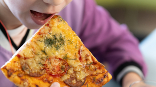 Περισσότερα από 220 εκατομμύρια παιδιά θα είναι παχύσαρκα έως το 2040, σύμφωνα με νέα έκθεση