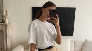 Πώς θα φορέσεις το λευκό t – shirt σαν fashion icon: Από το γραφείο μέχρι την έξοδο στην πόλη