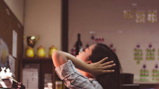 Η τοξικότητα στον χώρο εργασίας μας γερνά πιο γρήγορα, σύμφωνα με έρευνα