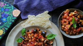 Ρεβίθια με μελιτζάνες: Το μυστικό της Παλαιστινιακής κουζίνας που θα σε κερδίσει