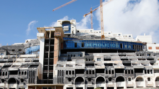 Από το El Algarrobico στο Maradu Flats: Τα αυθαίρετα που βρέθηκαν στο επίκεντρο σκανδάλων