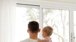 Dad brain: Μπορεί η πατρότητα να αλλάξει το ανδρικό μυαλό;