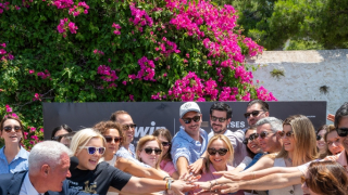 Το Spetses Mini Marathon γιορτάζει! 15 χρόνια Ιστορίας που άλλαξαν τον χάρτη του αθλητικού τουρισμού στην Ελλάδα